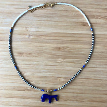 Charger l'image dans la galerie, COLLIER ANIMAL ROCAILLE NOIRE ET BLANCHE