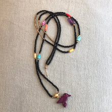 Charger l'image dans la galerie, SAUTOIR ANIMAL ROCAILLE NOIRE