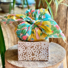 Charger l'image dans la galerie, Furoshiki parfumé à l'Ambre Somptueux dans son tissu Liberty N°35