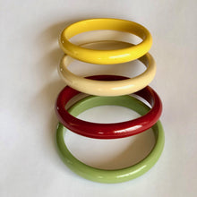 Charger l'image dans la galerie, bracelet jonc en résine style vintage crème et kaki clair, jaune et bordeaux