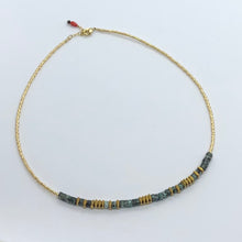 Charger l'image dans la galerie, Collier Surfeur des Villes composé de perles miyuki or, de jaspe gris bleu et d'hématites or