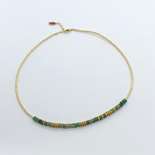 Charger l'image dans la galerie, Collier Surfeur des Villes composé de perles miyuki or, de jaspe vert et d'hématites or