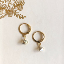 Charger l'image dans la galerie, Bo mini boucle dormeuse doré et perle hématite octogonale