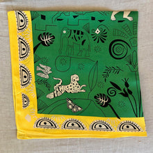 Charger l'image dans la galerie, Petit carré de soie aux dessins naïfs et arty sur fond vert franc et liseret jaune vif