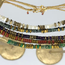 Charger l&#39;image dans la galerie, Gros plan sur plusieurs colliers surfeurs en différents coloris de perles jaspe et perle nacre ainsi que perles miyuki or

