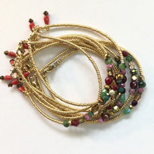 Charger l&#39;image dans la galerie, Plusieurs bracelets de perles miyuki or et d&#39;un mélange de perles sur le thème de couleur rose-vert
