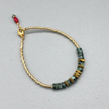Charger l&#39;image dans la galerie, Bracelet Surfeur des Villes - Bracelet de perles miyuki or, jaspe gris bleu et hématites or.  
