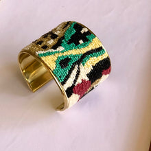 Charger l&#39;image dans la galerie, bracelet manchette tissage perles plusieurs couleurs et laiton doré
